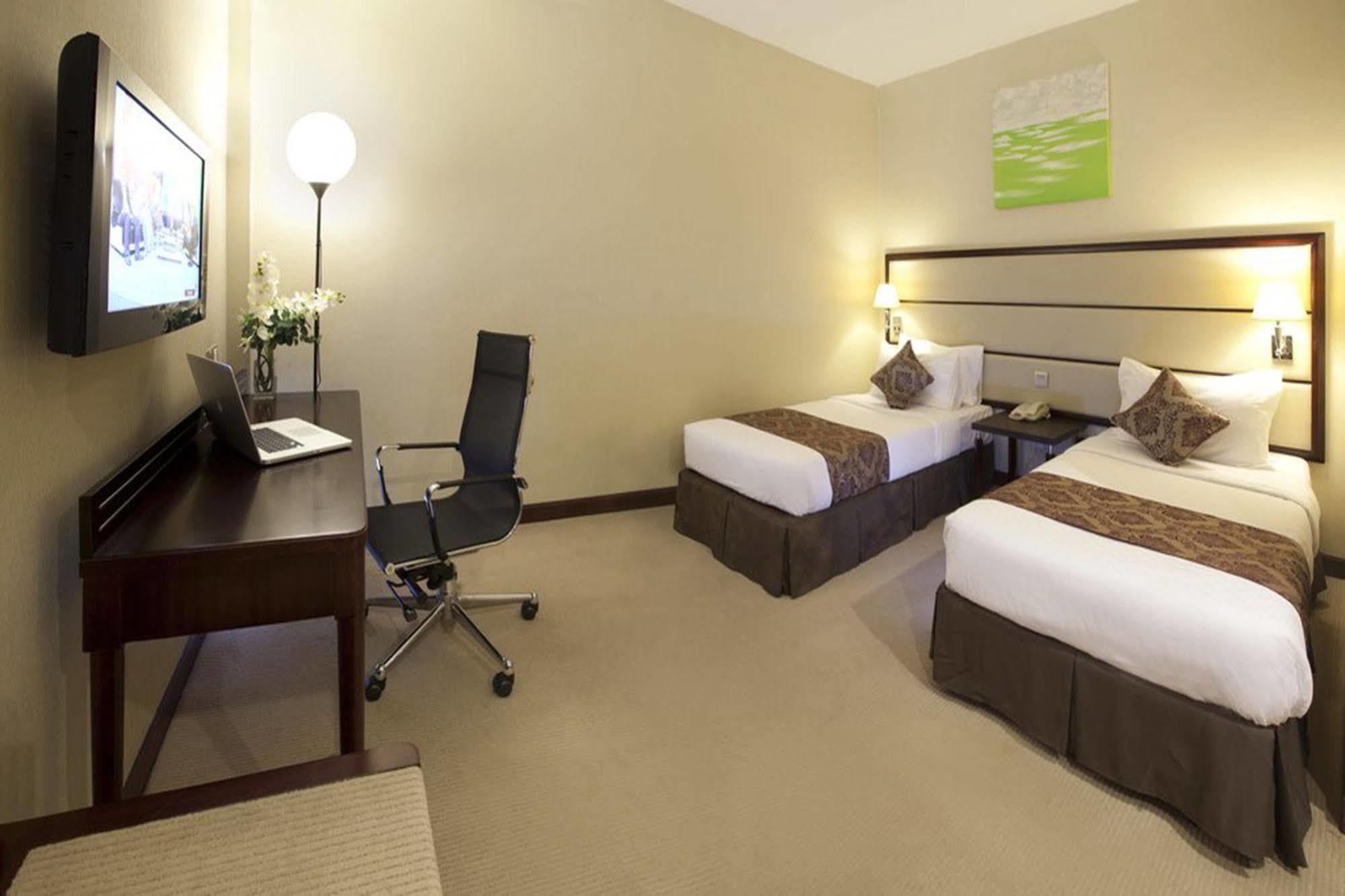Silka Johor Bahru Hotel Exterior photo